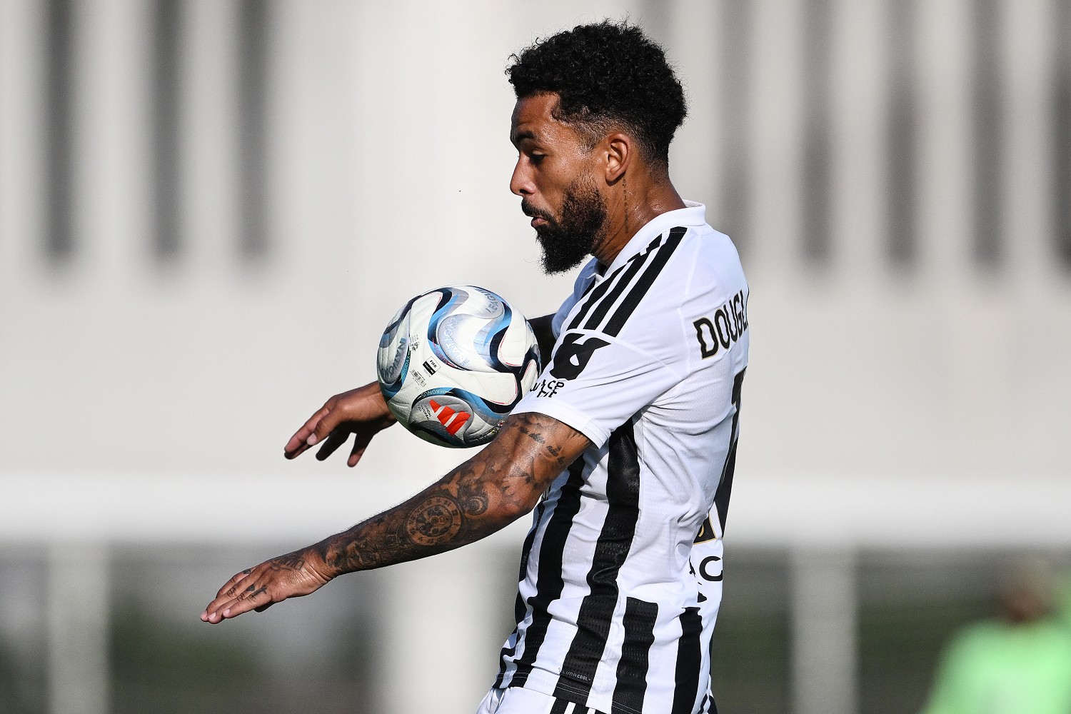 douglas luiz juventus