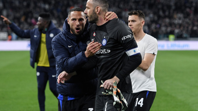 Db Torino 04/04/2023 - Coppa Italia / Juventus-Inter / foto Daniele Buffa/Image Sport
nella foto: Samir Handanovic-Danilo D'Ambrosio
